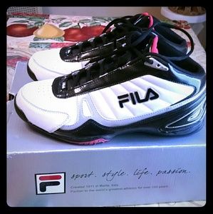 NWT FILA BASKETBALL SHOES.